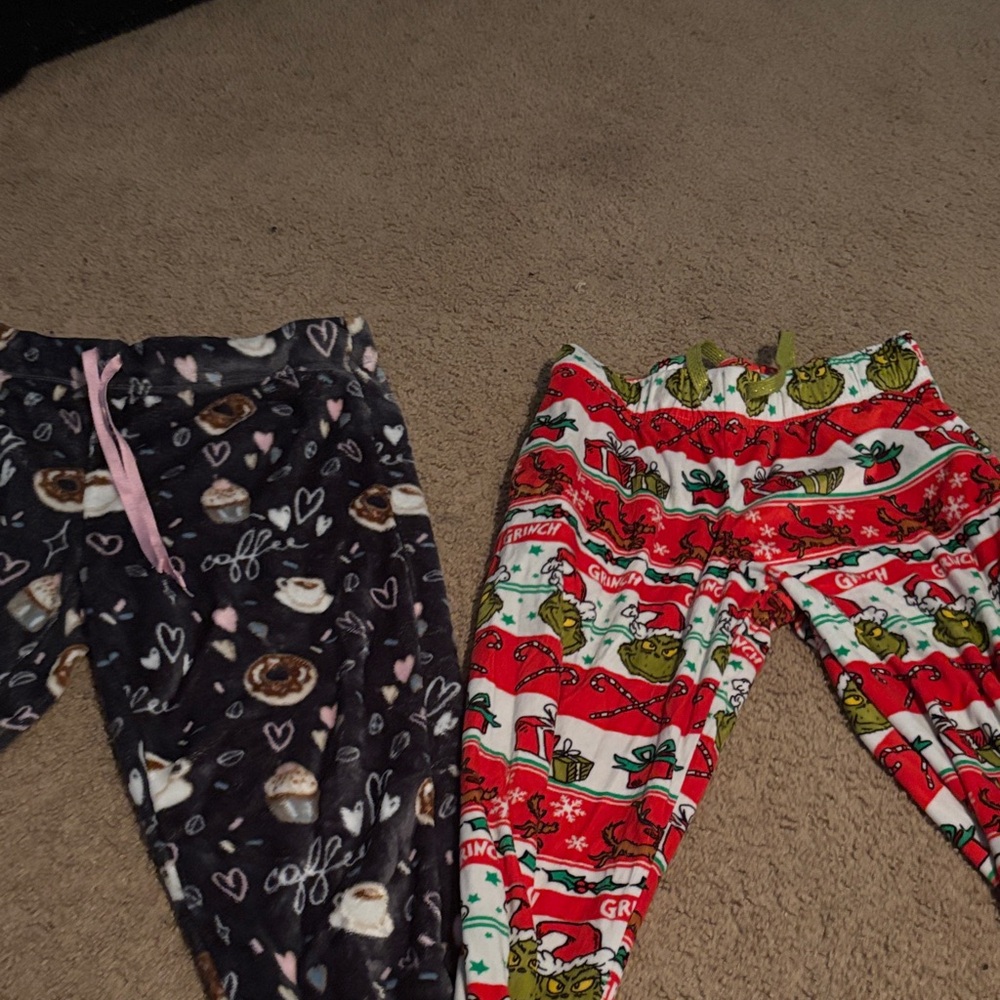 Secret Treasures Kids Pajama Bottoms - Black and Red Grinch & Coffee Design